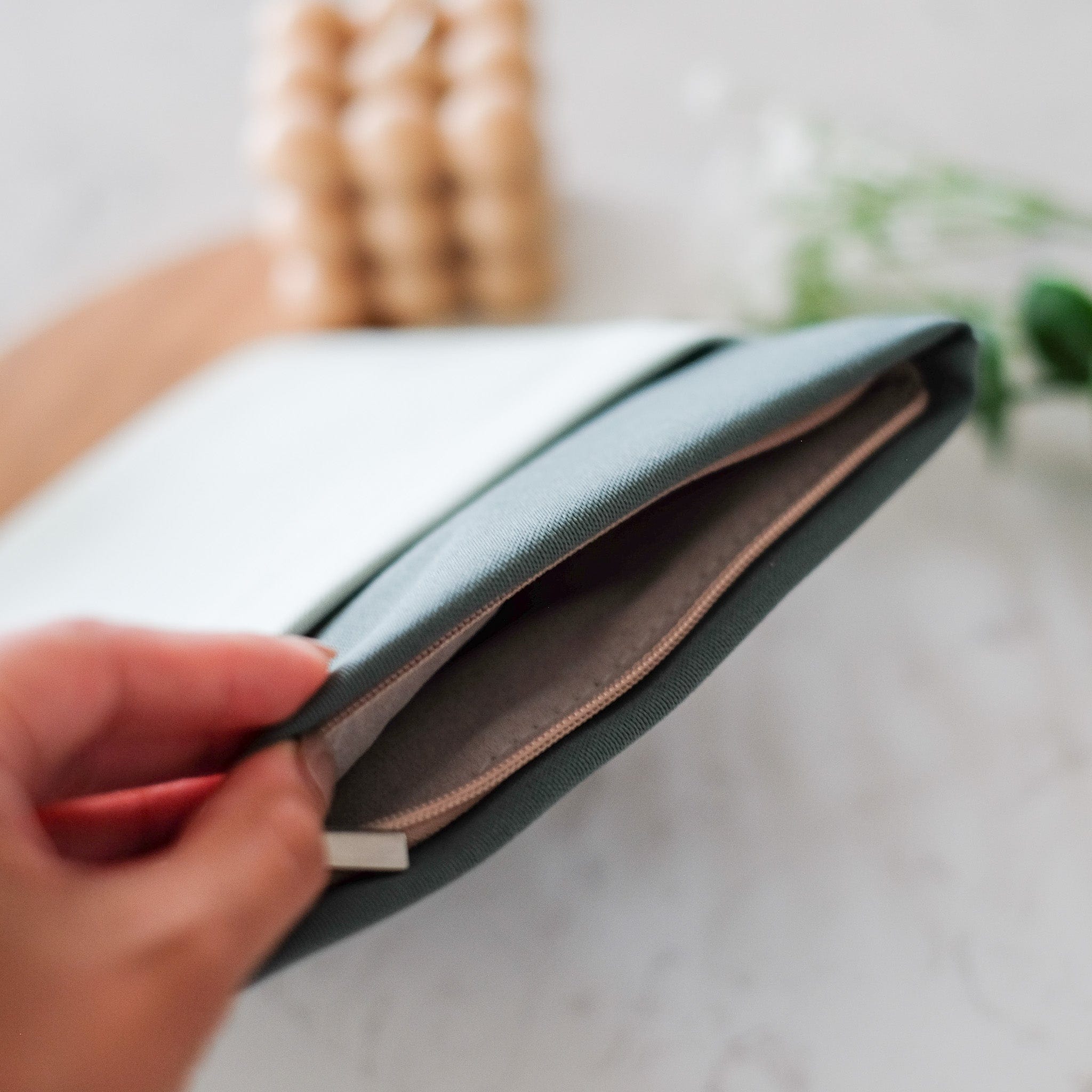 Evergreen Kindle Sleeve | For Kindle Basic / Paperwhite / Colorsoft
