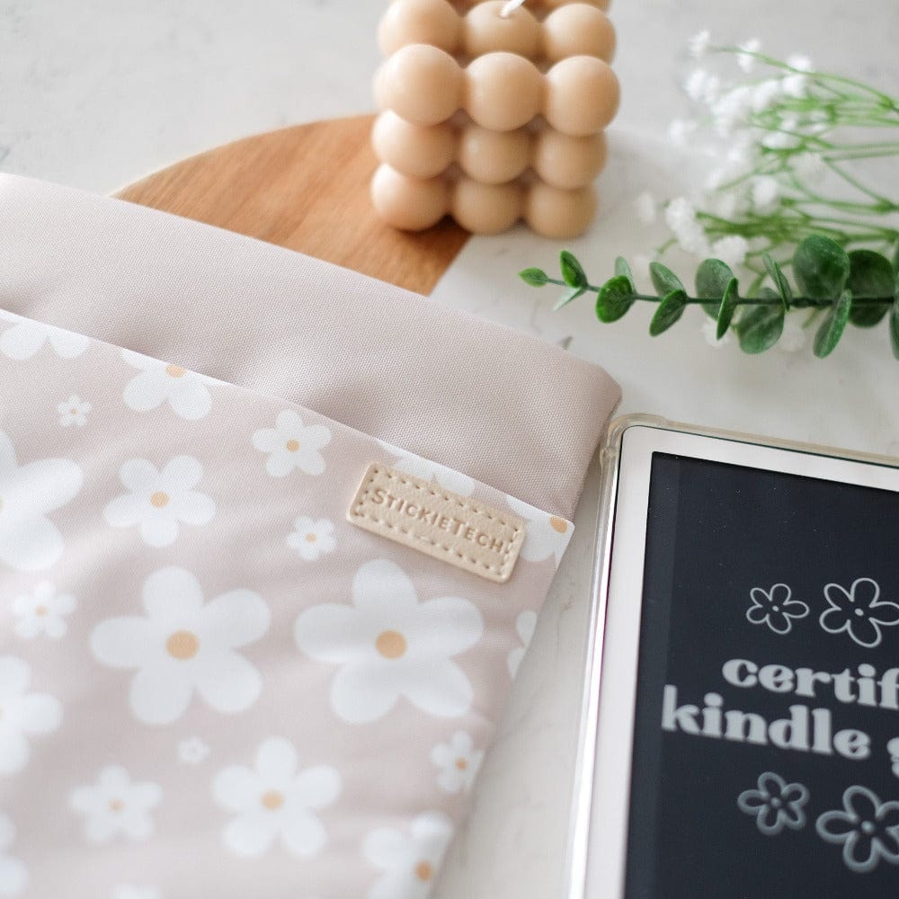 Simply Daisy Kindle Sleeve | For Kindle Basic / Paperwhite / Colorsoft