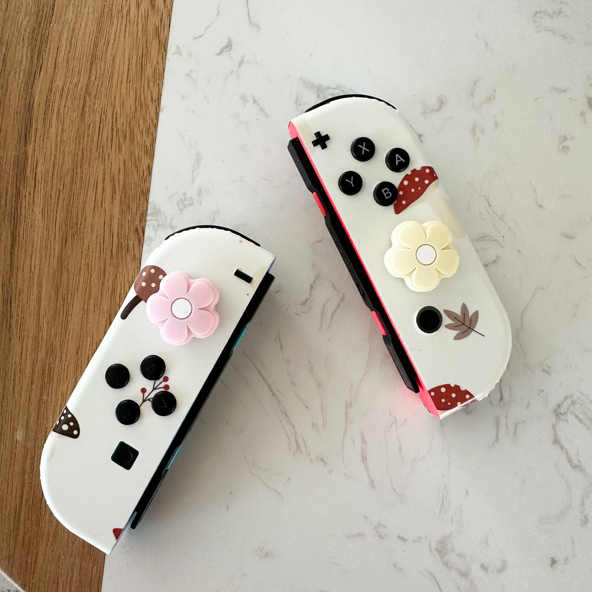 Blush & Pollen Daisies Nintendo Switch Thumb Grips