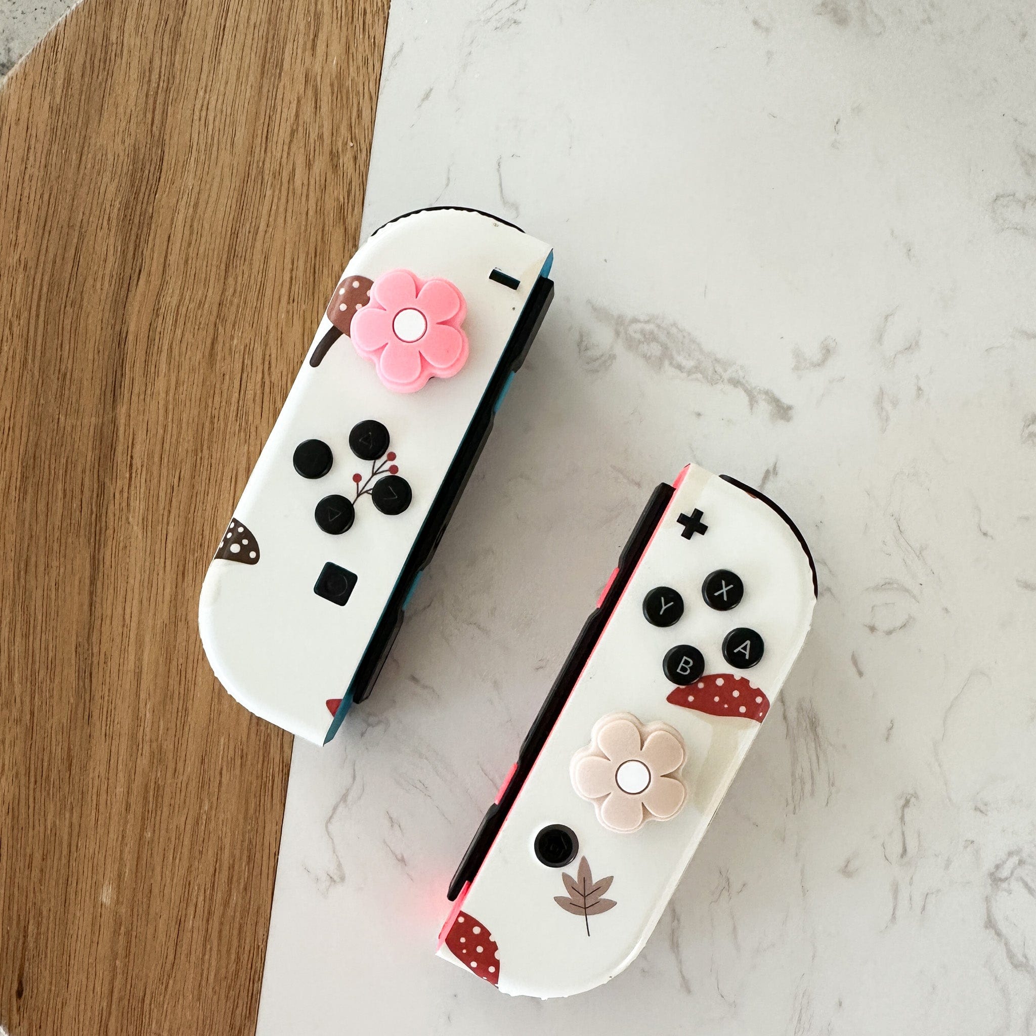 Rosy Cream Daisies Nintendo Switch Thumb Grips
